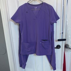 Koi  Women's Scrub Set.-medium